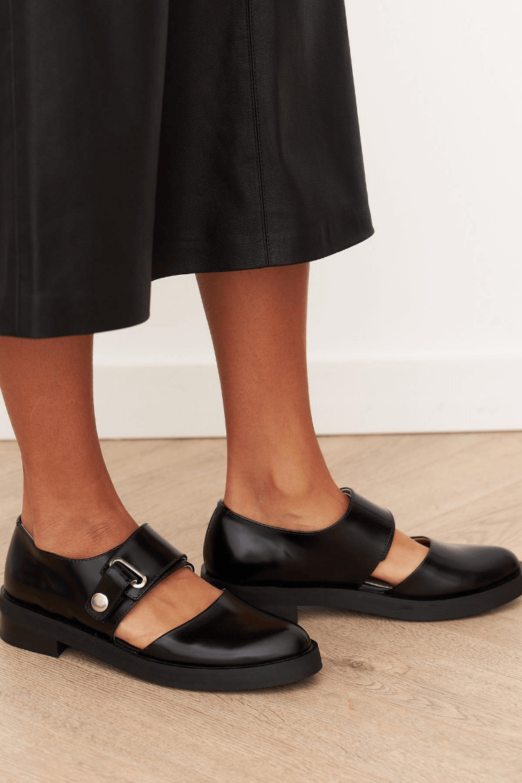 Angela | Mocasines Negros con Hebilla