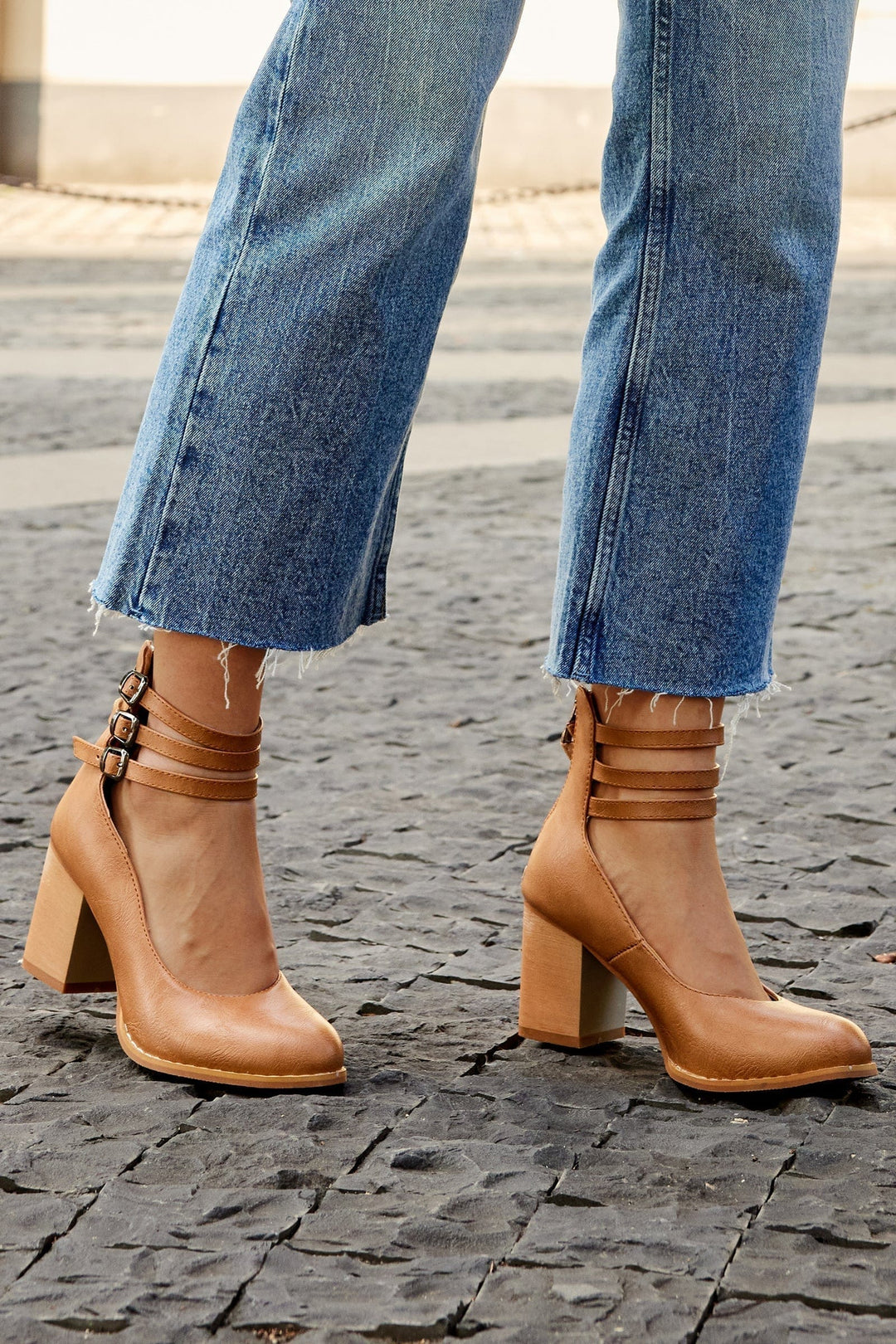 Ariana | Tacones de Triple Hebilla