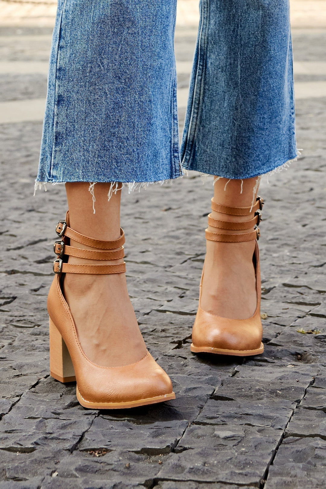 Ariana | Tacones de Triple Hebilla